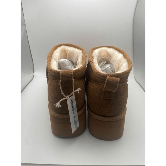 CUSHIONAIRE Women's COZY Genuine Suede pull on platform boot, Chestnut 8 - Picture 3 of 6